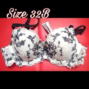 COPY - Beautiful NWT Victoria Secrets Bra